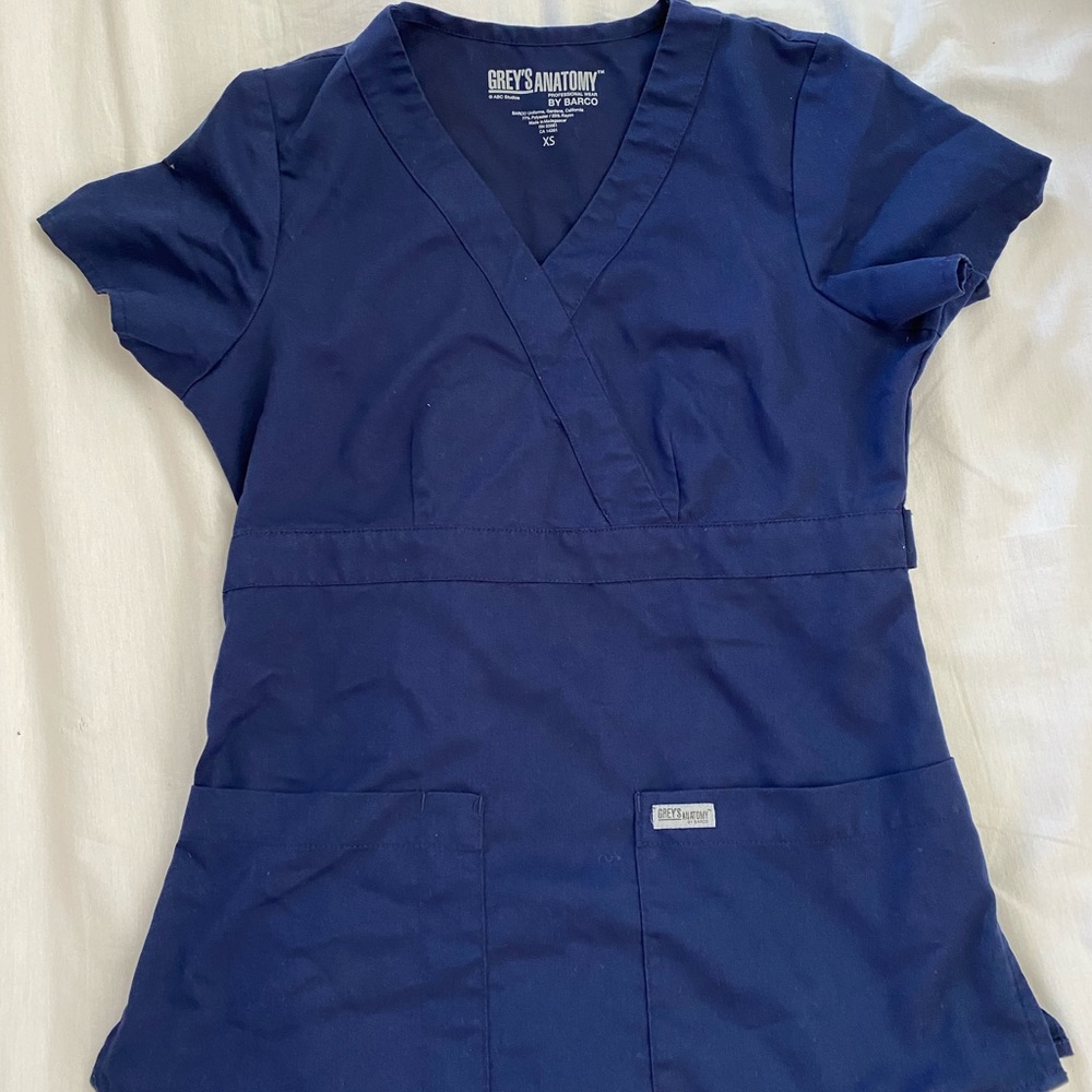 XS scrub top